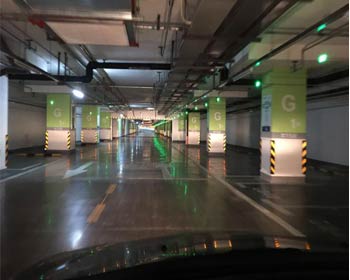 北京西鐵營(yíng)廣場(chǎng)地下停車庫劃線施工