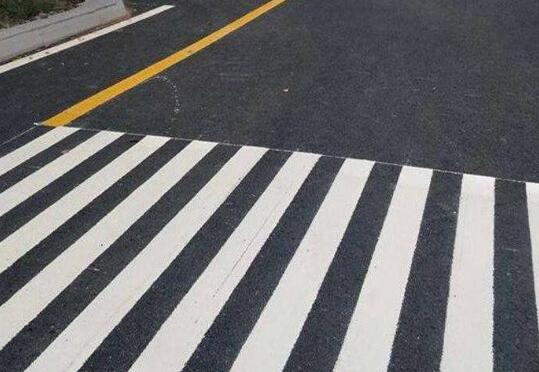 道路劃線，道路標(biāo)線是怎么畫出來的？