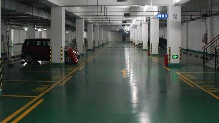 聚氨酯室內(nèi)停車場(chǎng)地坪需要具備哪些性能？有何優(yōu)勢(shì)