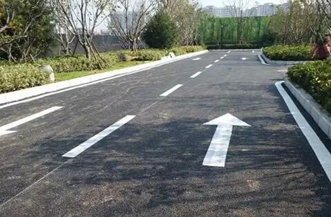 蘇州道路劃線的兩種類型：冷噴劃線和熱熔劃線？
