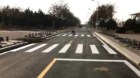 在蘇州道路劃線施工中如何繪制不同類型的道路劃線？