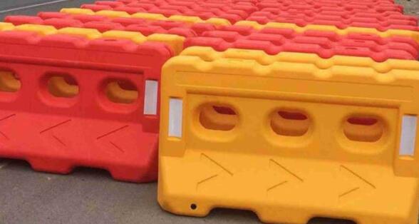 蘇州道路劃線分析：水馬應該加多少水，水馬在裝水的要求標準?