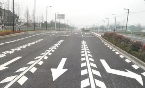 冷噴標線一平方多少錢？道路劃線冷涂多少錢？