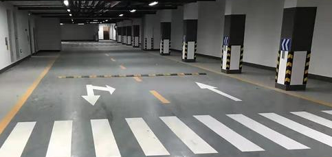 停車(chē)位劃線不清晰，如何合理停車(chē)？