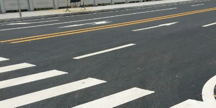 蘇州車位劃線解析，車間白色斑馬線劃線寬度是多少？帶來高效與安全