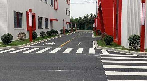 蘇州廠區(qū)劃線哪家好？飛揚市政專業(yè)、高效、貼心
