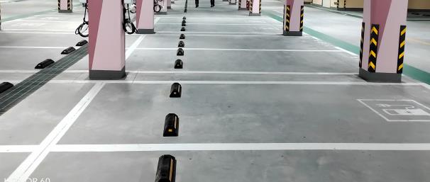 合肥車位劃線解析，地下車庫減速帶設(shè)置原則？
