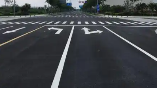 蘇州相城區(qū)廠區(qū)劃線選哪家？專業(yè)施工團隊，多年經驗值得信賴