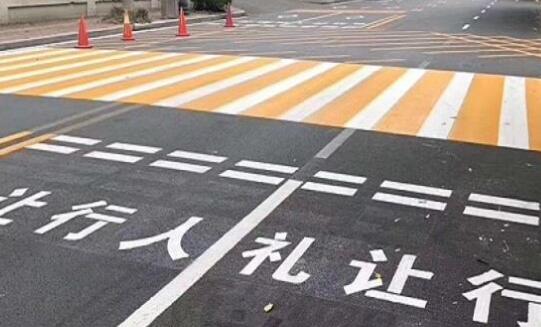 廠區(qū)停車位劃線施工找哪家？專業(yè)團(tuán)隊(duì)為您排憂解難